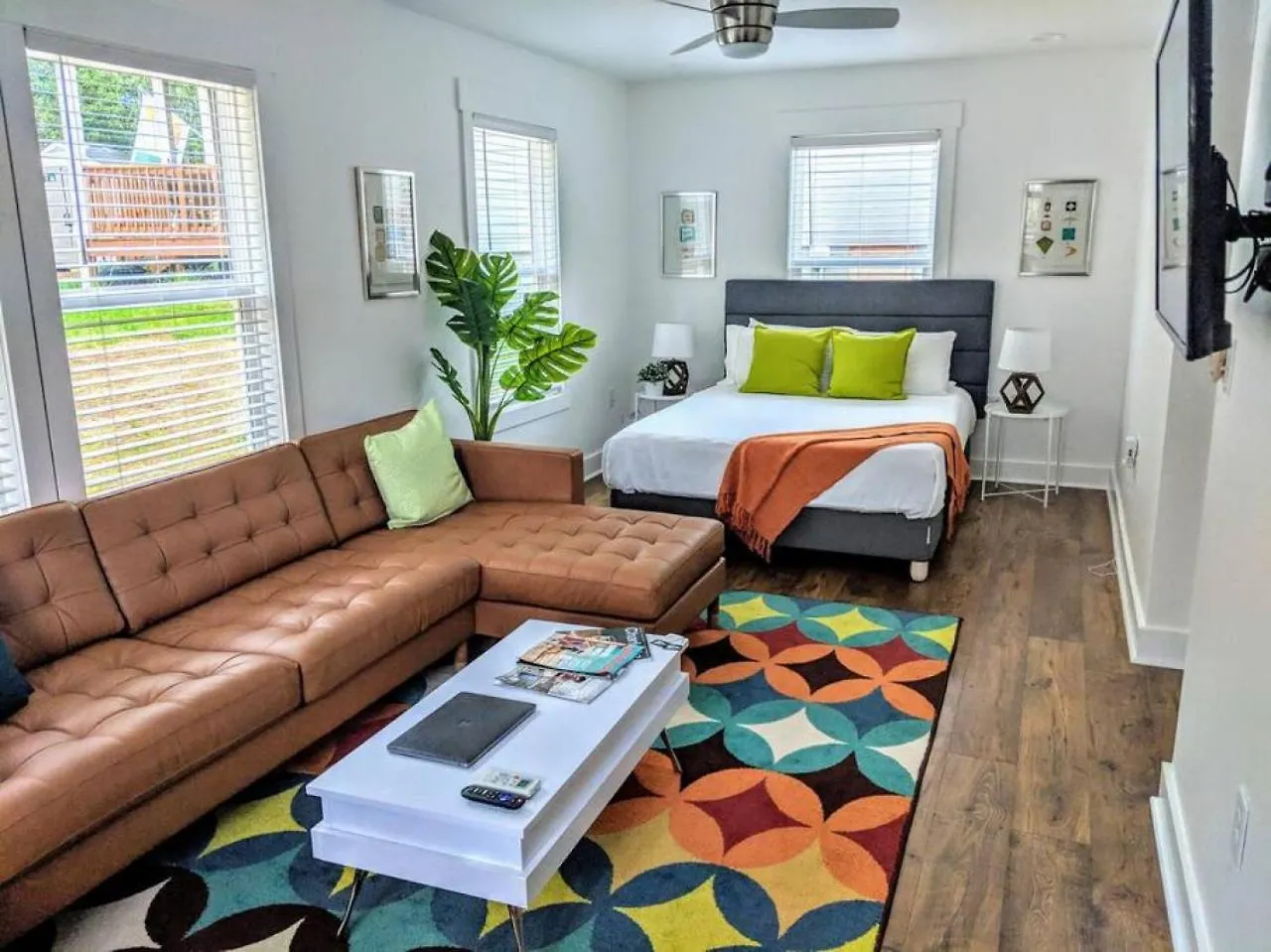 Bungalow & Tiny Guest House With Private Fenced Yard Charlotte Holiday home