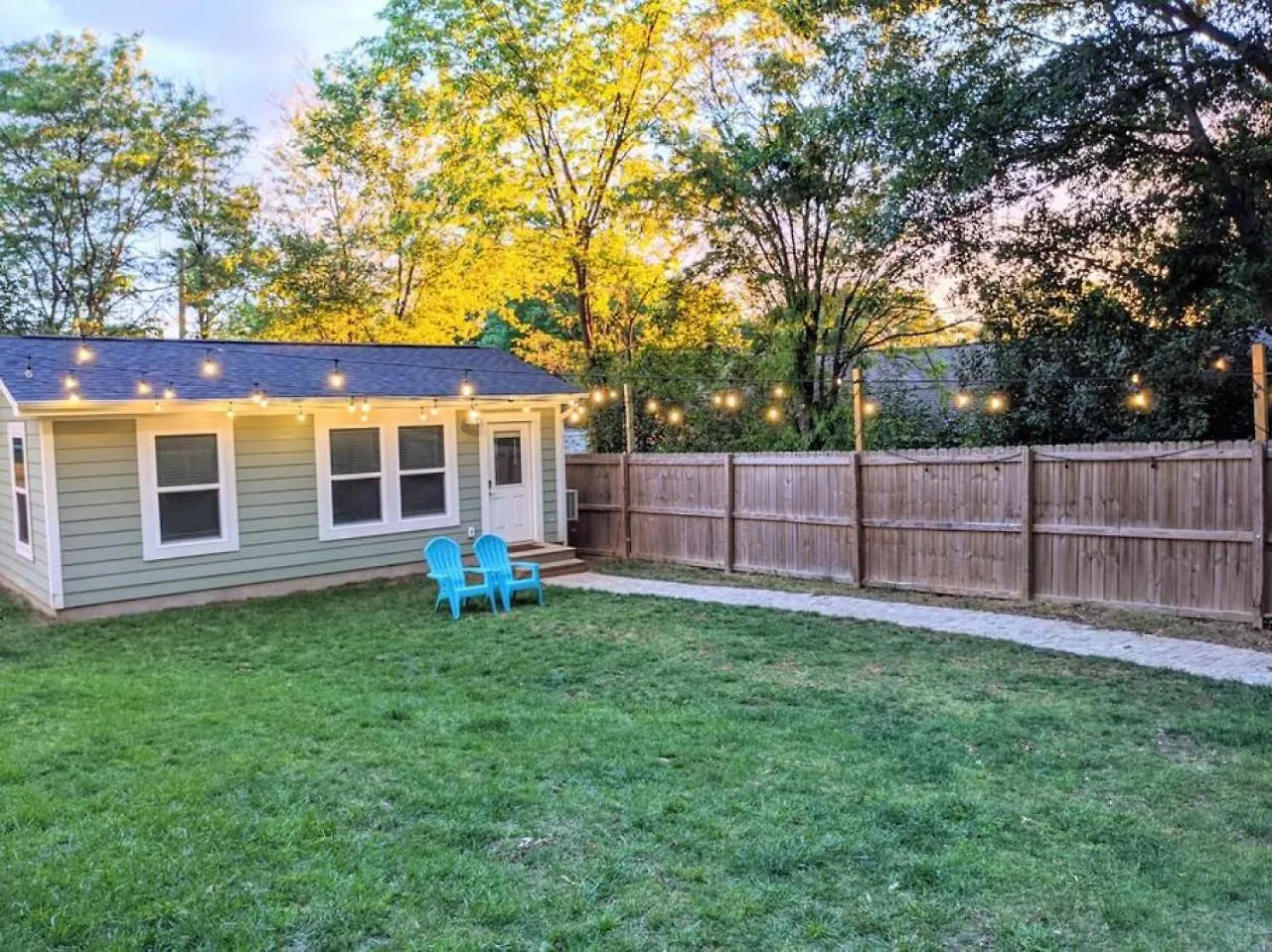 Holiday home Bungalow & Tiny Guest House With Private Fenced Yard Charlotte United States