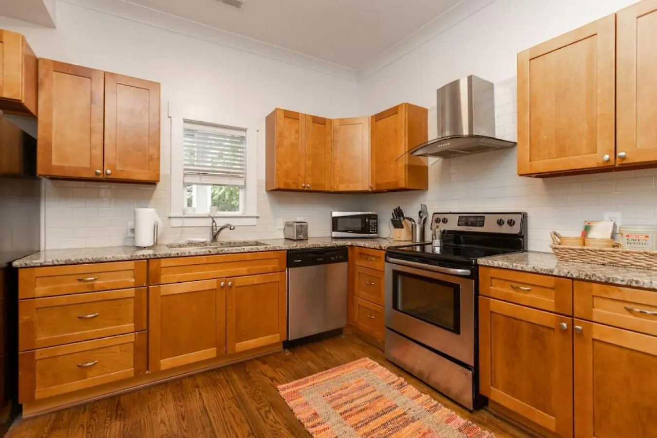 Holiday home Bungalow & Tiny Guest House With Private Fenced Yard Charlotte