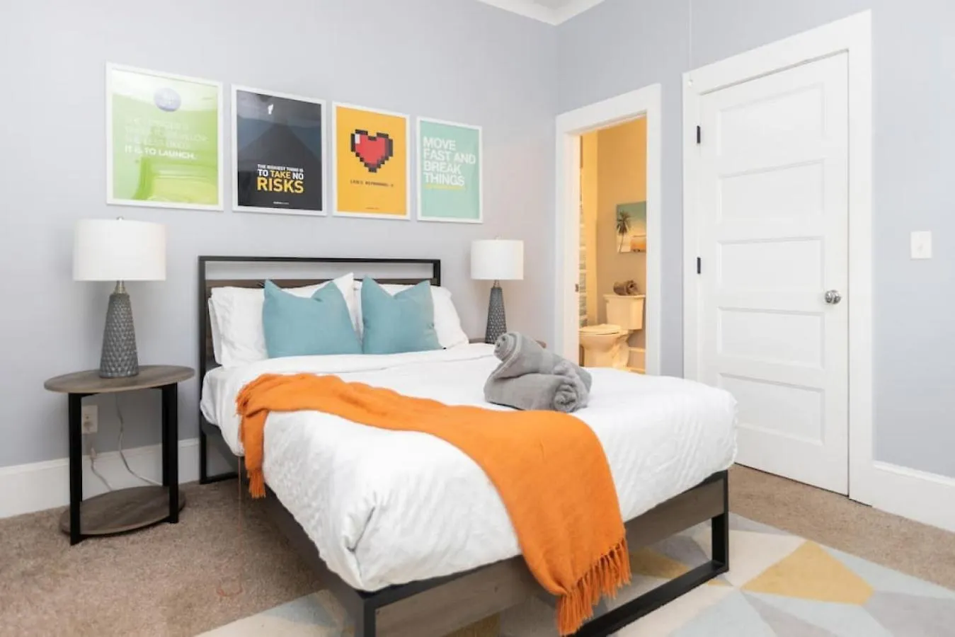 Bungalow & Tiny Guest House With Private Fenced Yard Charlotte Holiday home