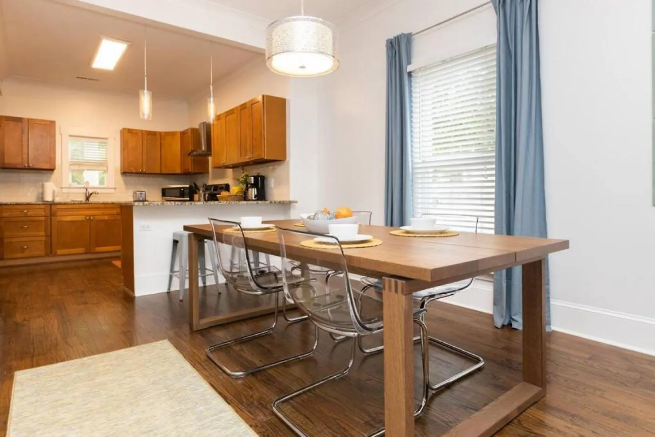 Bungalow & Tiny Guest House With Private Fenced Yard Charlotte Holiday home