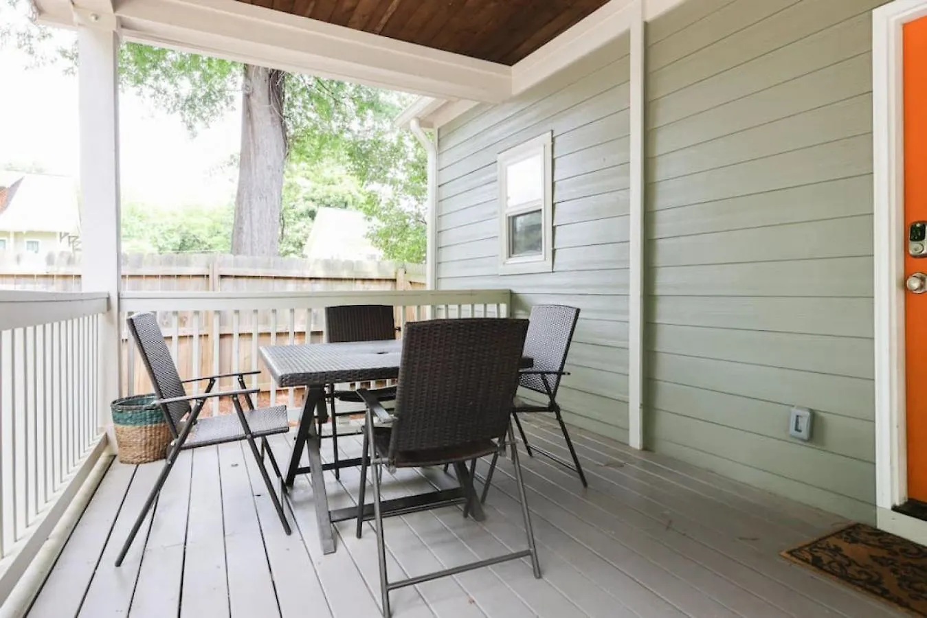 Bungalow & Tiny Guest House With Private Fenced Yard Charlotte 0*,
