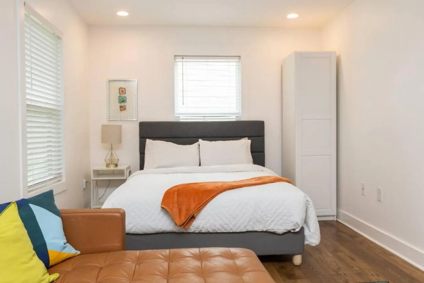 Bungalow & Tiny Guest House With Private Fenced Yard Charlotte