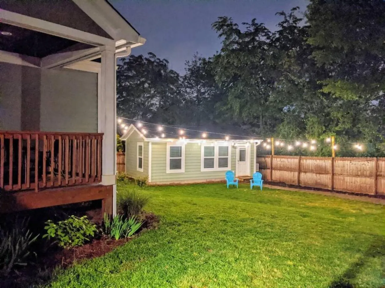 Bungalow & Tiny Guest House With Private Fenced Yard Charlotte