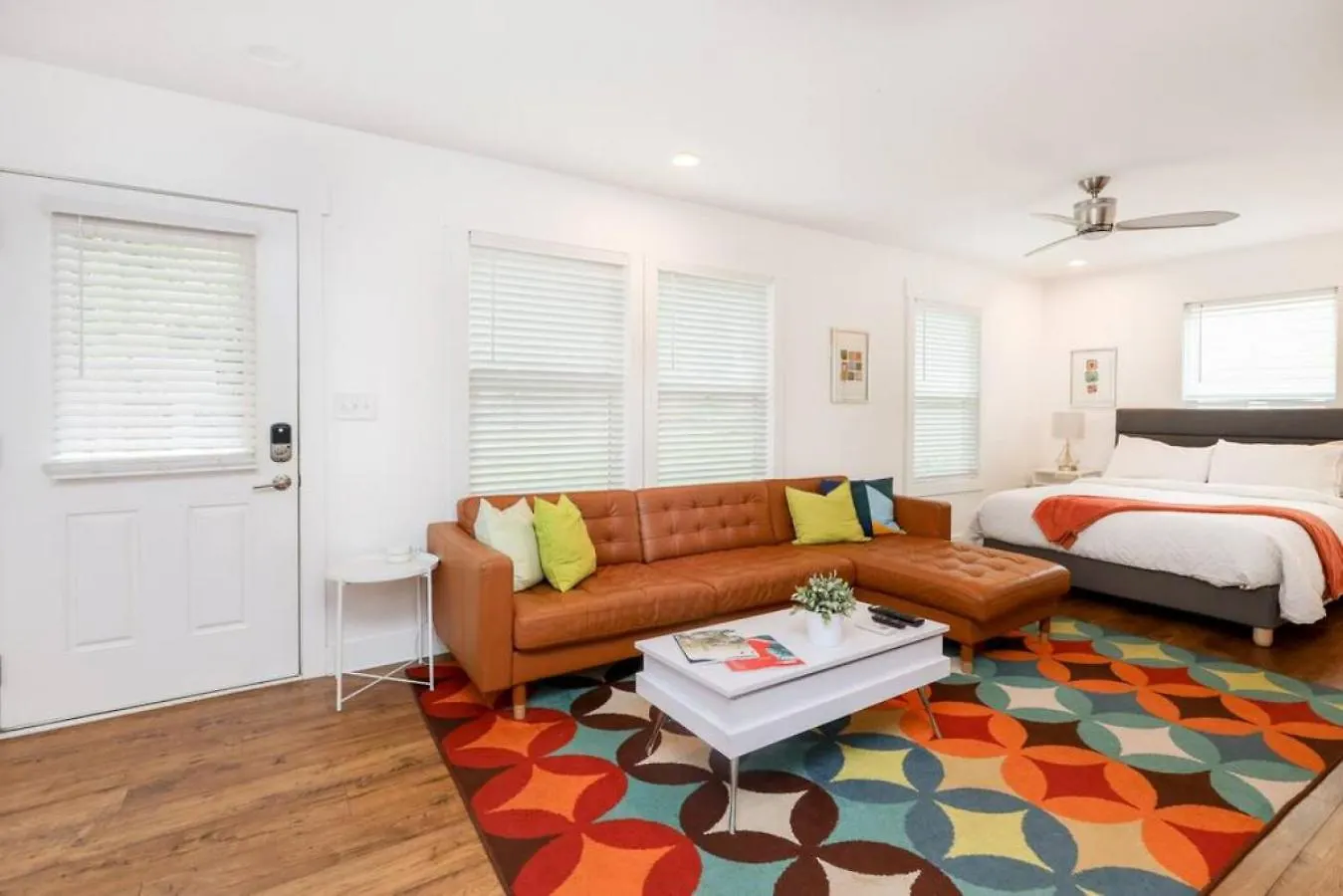 Bungalow & Tiny Guest House With Private Fenced Yard Charlotte